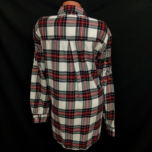 3X (24W-26W) Terra & sky FLORAL EMBROIDERED plaid button down top - Picture 4 of 10